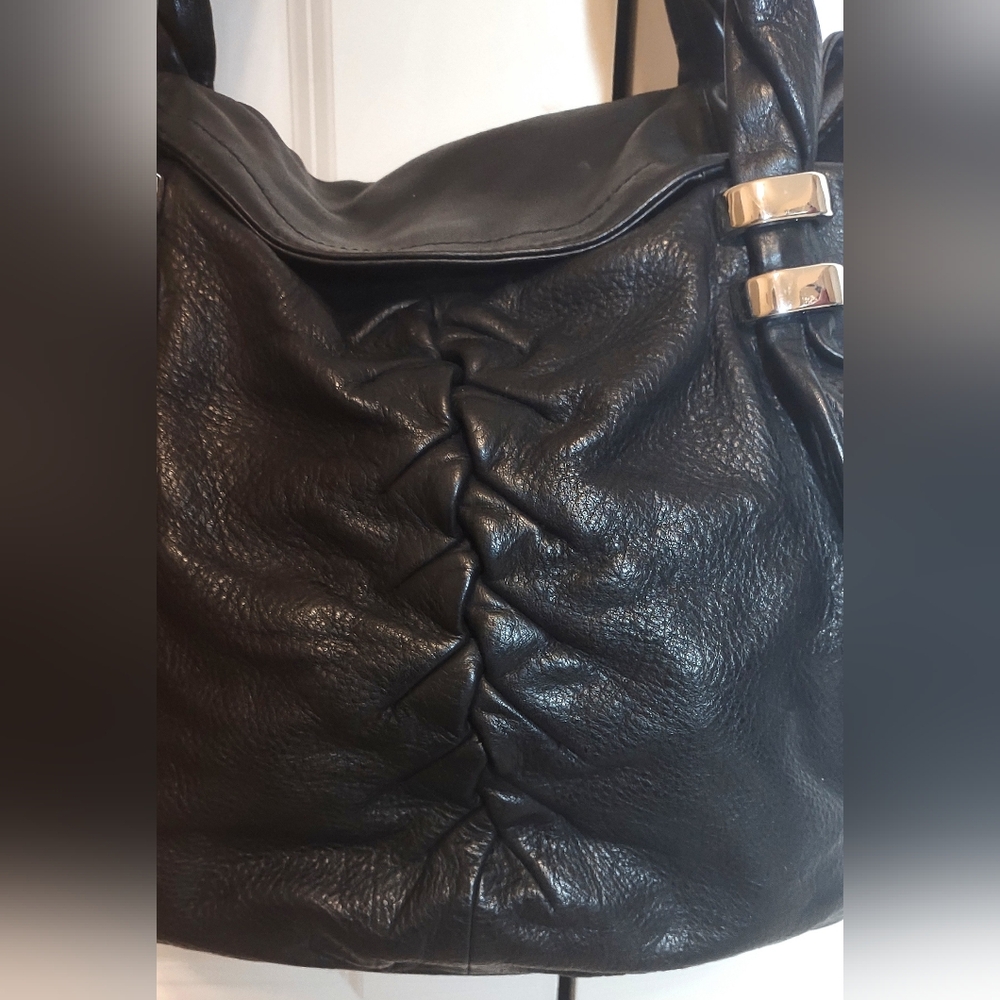 Large B. Makowski Black Leather Shoulder Bag EUC - Picture 2 of 8